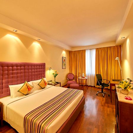 Royal Orchid Central Bangalore, Mg Road Esterno foto