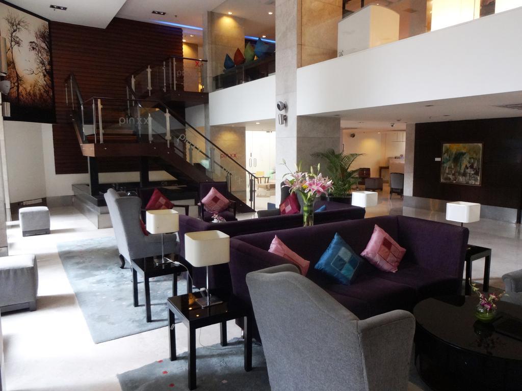 Royal Orchid Central Bangalore, Mg Road Esterno foto