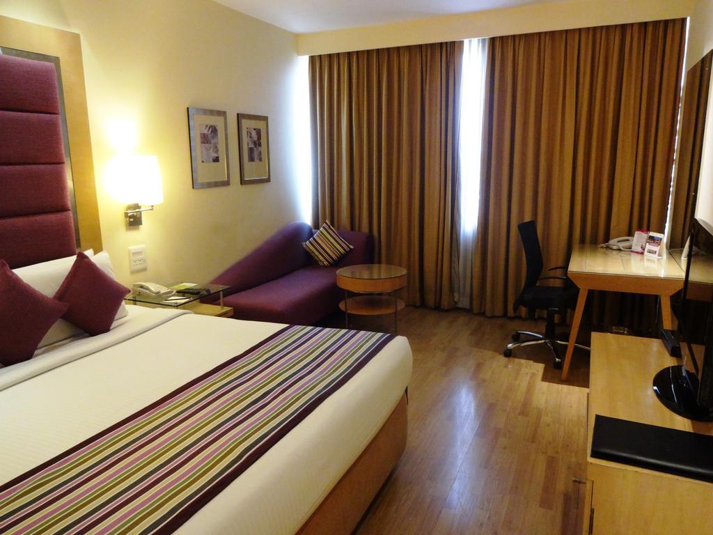 Royal Orchid Central Bangalore, Mg Road Camera foto