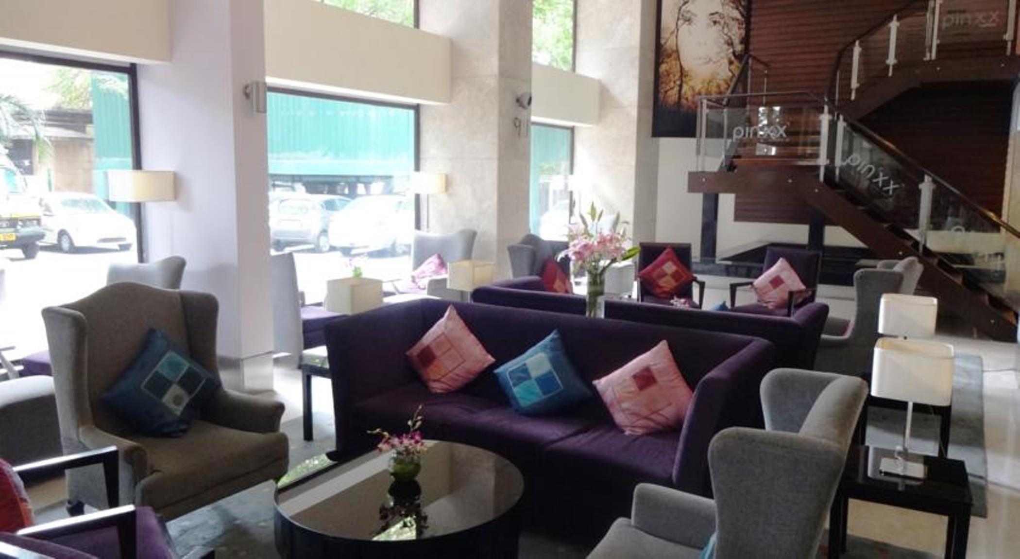 Royal Orchid Central Bangalore, Mg Road Esterno foto