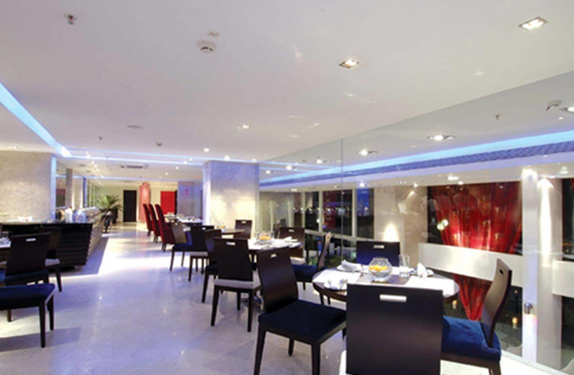 Royal Orchid Central Bangalore, Mg Road Esterno foto