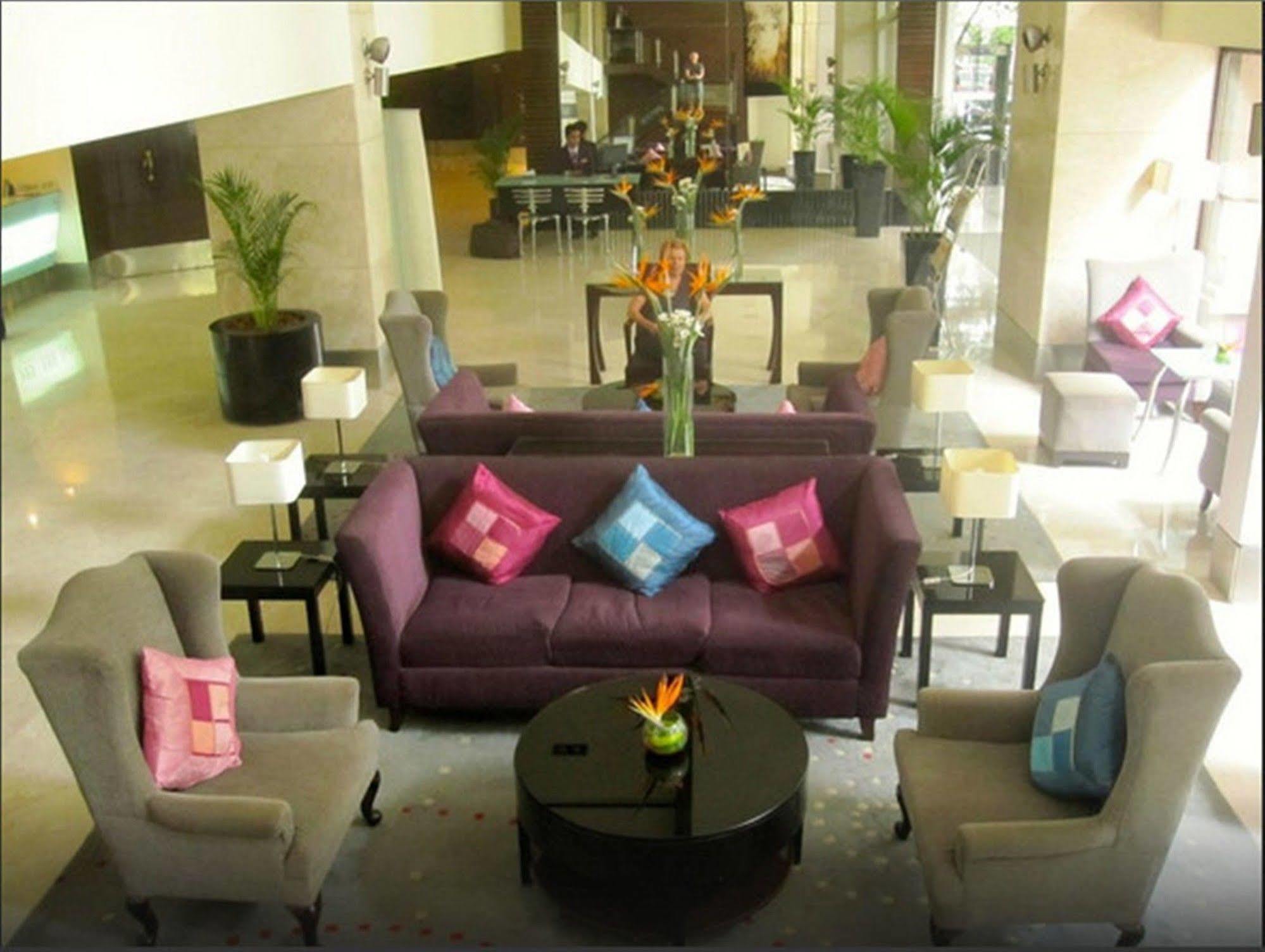 Royal Orchid Central Bangalore, Mg Road Esterno foto