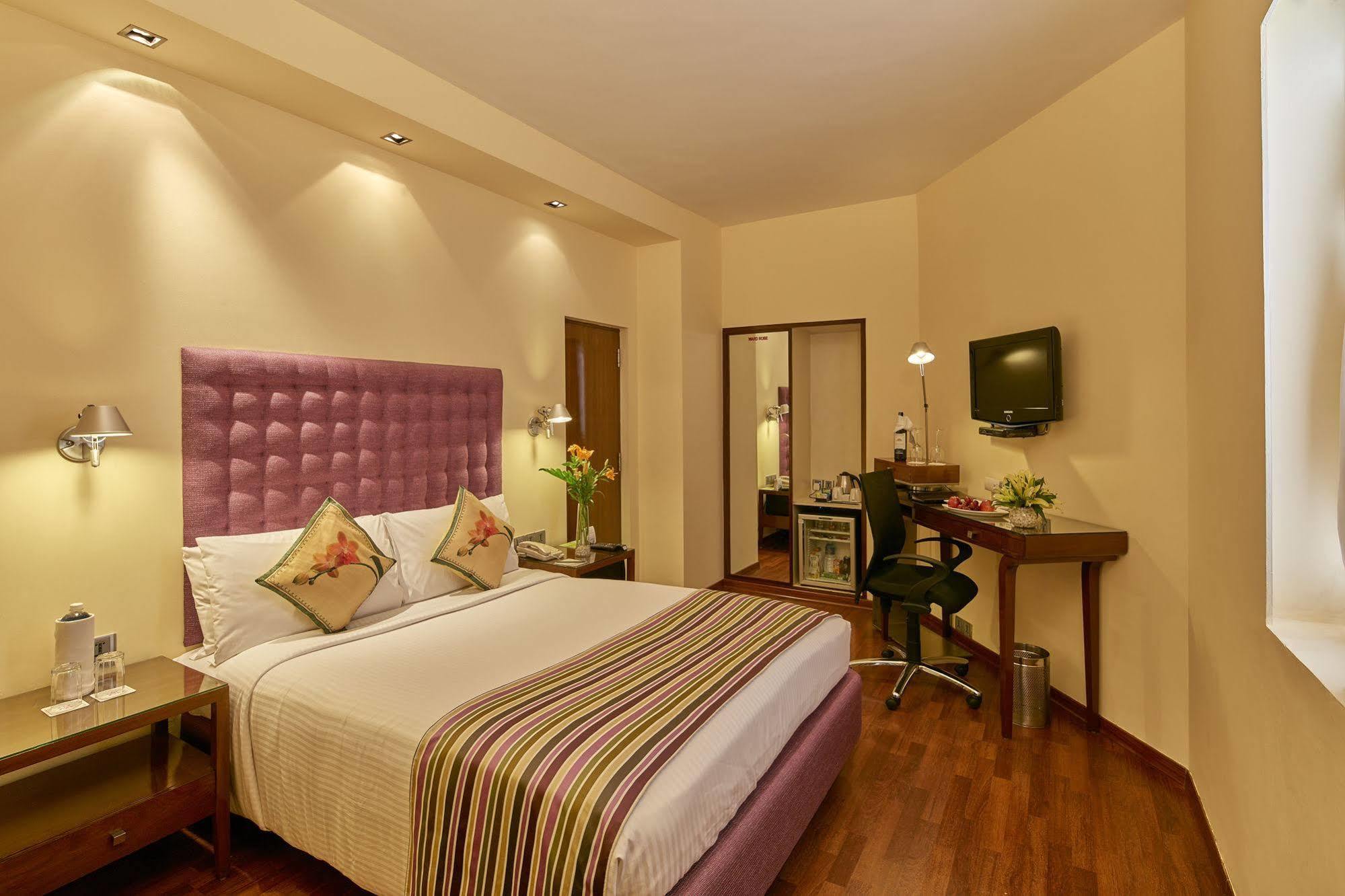 Royal Orchid Central Bangalore, Mg Road Esterno foto