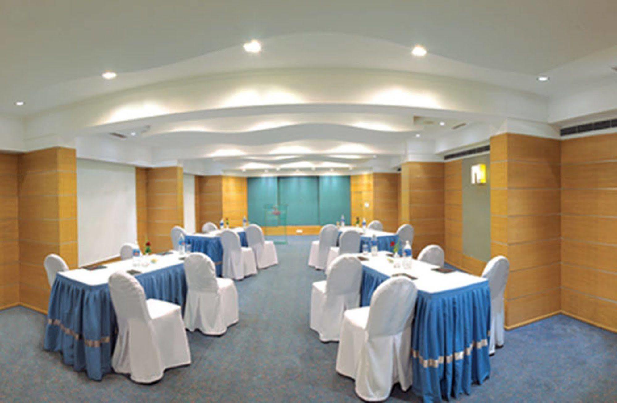 Royal Orchid Central Bangalore, Mg Road Esterno foto